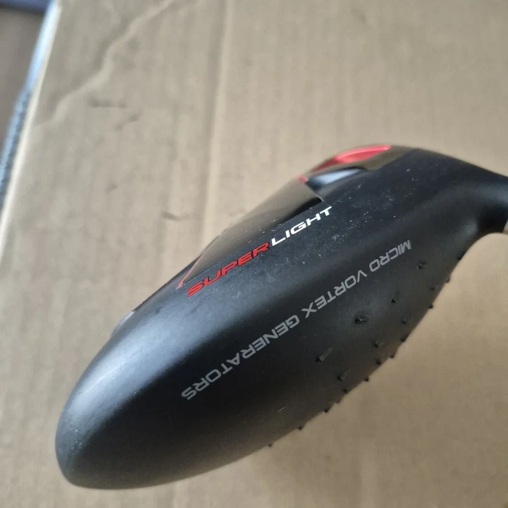 Wilson Staff D300 SUPERLIGHT Driver 9* / RH / Stiff Graphite ~46